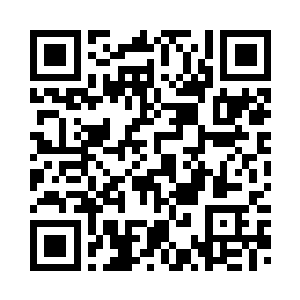 夏天绕着古树林这里的外围行走着二维码生成