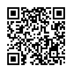 夏嫣然一个人坐在餐桌上孤独的享受着晚餐二维码生成