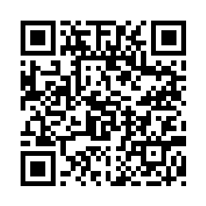 夏皇以及他身边的人下意识地退开一步二维码生成