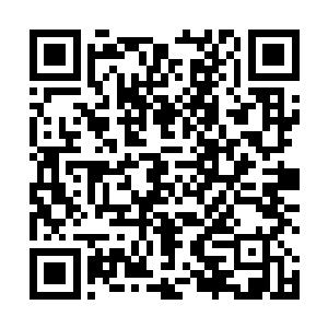 夏荷慧的男人石磊作为一个老师曾经为乡里的干部提供二维码生成