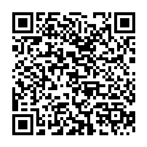 外面站着清一色帅气高大英俊的年轻小伙子……青春气息扑面而来二维码生成