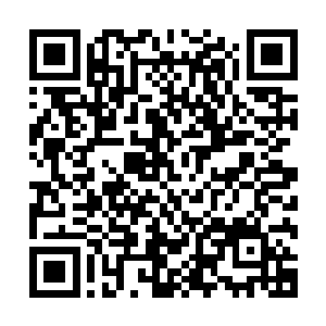 夜露眼睁睁地看着数十枚火箭弹从敞开的大殿正门里飞了进去二维码生成
