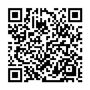 大声抱怨的人群又最大限度干扰了几名可疑人物的注意力二维码生成