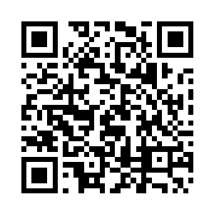 大家则其乐融融地坐在沙发上看春晚的重播二维码生成