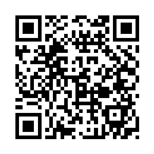 大楼的门口处已经涌出来一大批人二维码生成