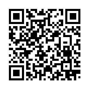 大楼门口处进进出出的人不在少数二维码生成