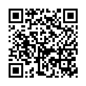 大殿两边的木架上漂浮出玄奥的太极八卦图二维码生成