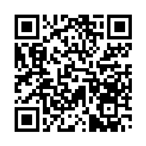 大路婶子从卧室中抱出一大摞大部头书籍二维码生成