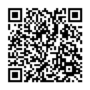 大道旁边的守卫一看那几只巨熊就知道这是谁了二维码生成