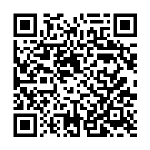 天朗气清的顶级男神跟同样霸气侧漏的女王默默对视中二维码生成