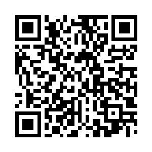 天空中一个只有半截身子的鸟儿正在展翅飞翔二维码生成