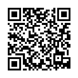 天龙号邮轮就停靠在这一无名小岛的浅海处二维码生成