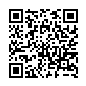 夫人亲自从托盘上取出一个精美的盒子二维码生成