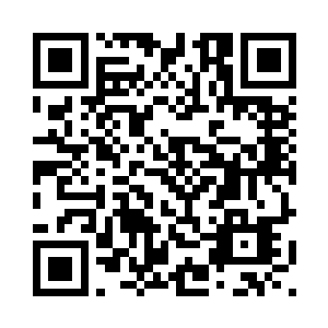头上扎着一条一条分的清晰的小辫二维码生成