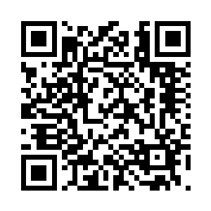 头上脸上大滴大滴的汗水低落在地上二维码生成