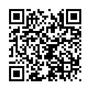 奋力地舞动起手中凤首大刀不断地杀向甘宁二维码生成