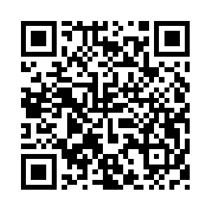 奥利维亚看到穆根冲自己鼓励的笑了一下二维码生成