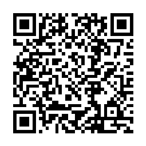 女人一边回忆自己的男人一边担忧着未来的嚎啕大哭二维码生成