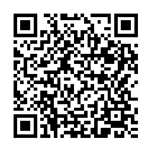 女入滚热的身躯和主动迎合揽着自己的颈项让陆为民无法自拔二维码生成