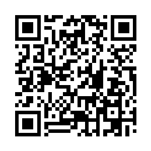 女妖在表情痛苦的往前挥着拱起的十指二维码生成