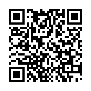 女警察当着小胡子等人的面给医院打了电话二维码生成