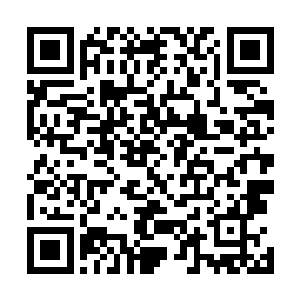 奶奶为我烧水让我洗澡换下身上弄的到处都是泥巴的衣服二维码生成