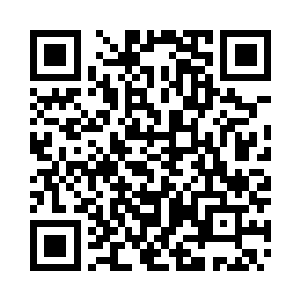 奶奶满面笑容牵上我的手就朝着会所一楼走去二维码生成