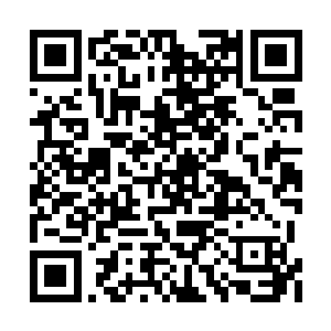 她一个人不可能在这么短的时间内将衣服做完的二维码生成