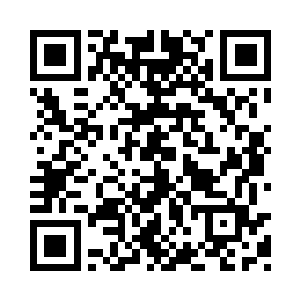 她一开始以为龙战要恶作剧呢所以并没有在意二维码生成