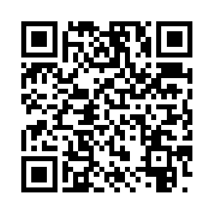 她下意识的要收起那本已经画了大半个御千染二维码生成