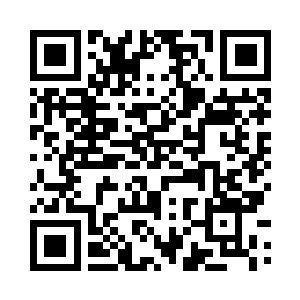 她不得不强自忍耐这种视力上的折磨二维码生成