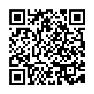 她们还会拿着餐巾细致温柔的擦拭干净二维码生成