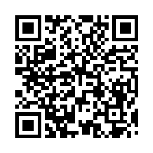 她只不过是在客厅陪爸爸看电视而已二维码生成