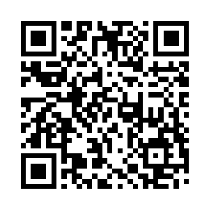 她头上佩戴的金簪步摇撞击发出清脆响声二维码生成