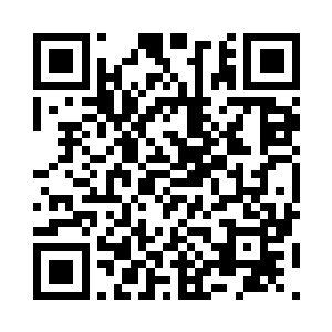 她就在办公室里翻看洪涛弄来的那些小人书二维码生成