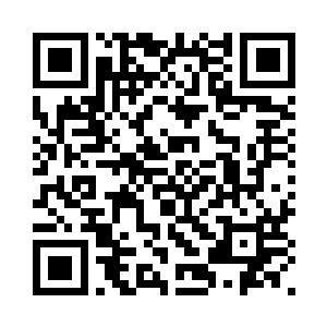 她就用手指帮他按摩着头上的穴位二维码生成