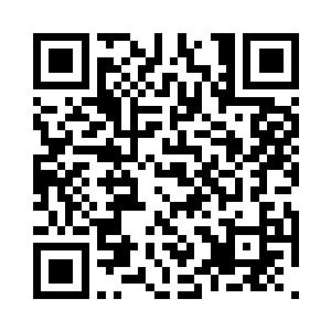 她就趴到了床上用枕头捂着嘴巴笑个不停二维码生成