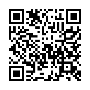 她强忍住滚烫的脸颊和心中的羞涩二维码生成