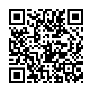 她循着自己上早教课学到的简单的英语二维码生成