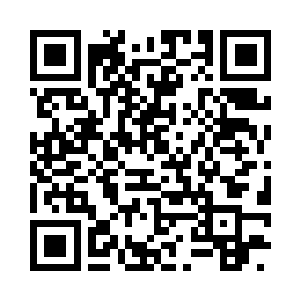 她拽着棉被往床边的另一侧挪动着逃跑二维码生成