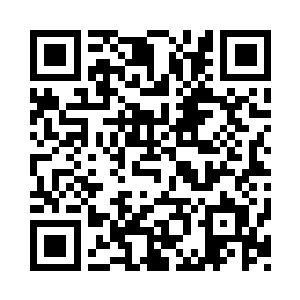 她指了指鼻梁上那可爱俏皮的玻璃镜说道二维码生成