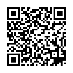 她比这里的这些模特可有名气多了二维码生成