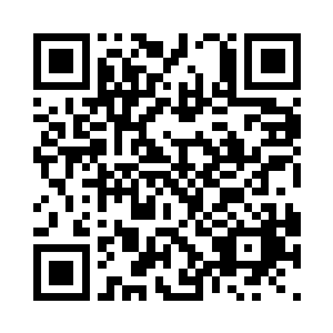 她深深地吸了一口气缓缓地把钱夹打开二维码生成