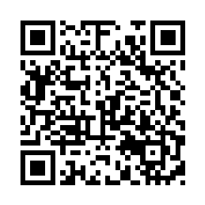 她满不在意地将请柬一合就要往边上丢二维码生成