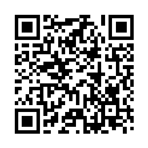 她特地汲取教训用一只小手在下方接着二维码生成