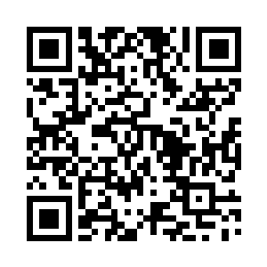 她献宝似地从背后拿出一个透明袋子二维码生成