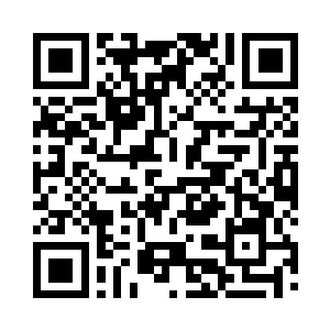 她用湿巾和纸巾擦了擦湿漉漉的小脚儿二维码生成