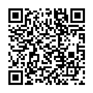 她的小嘴儿凑在凌云的嘴巴上猛烈亲吻了一会儿之后二维码生成