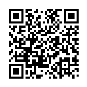 她的手比较纤长但放在他手中却显得娇小玲珑二维码生成