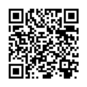 她的手臂上瞬间升起一层小小的颗粒二维码生成